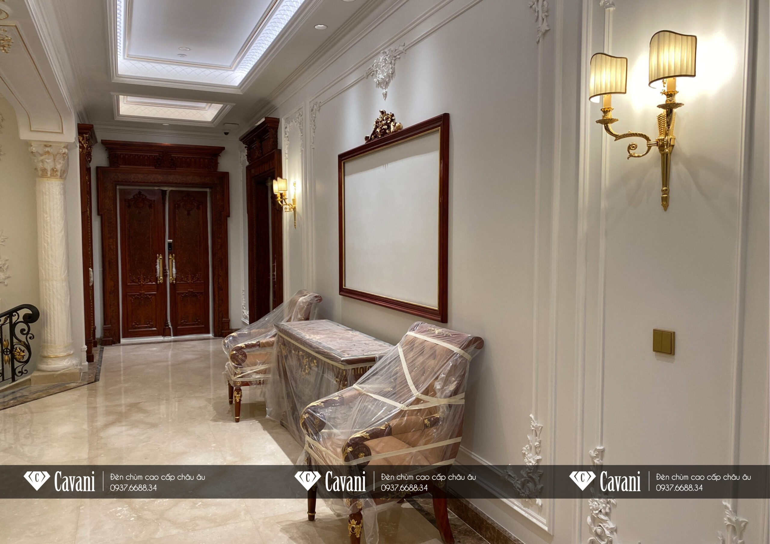 Đèn tường Châu Âu cao cấp trong biệt thự cổ điển